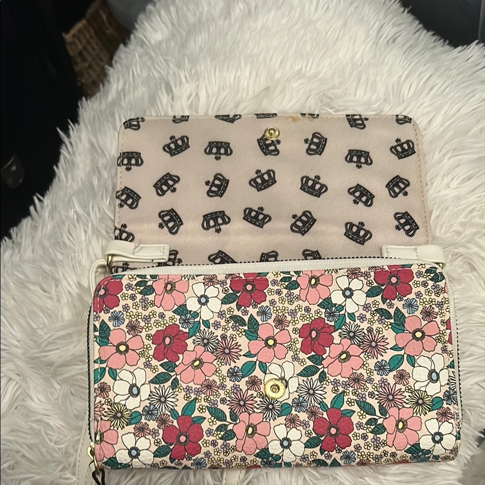 Juicy Couture Pink and Cream Crossbody Bag with Floral Design - Picture 8 of 9